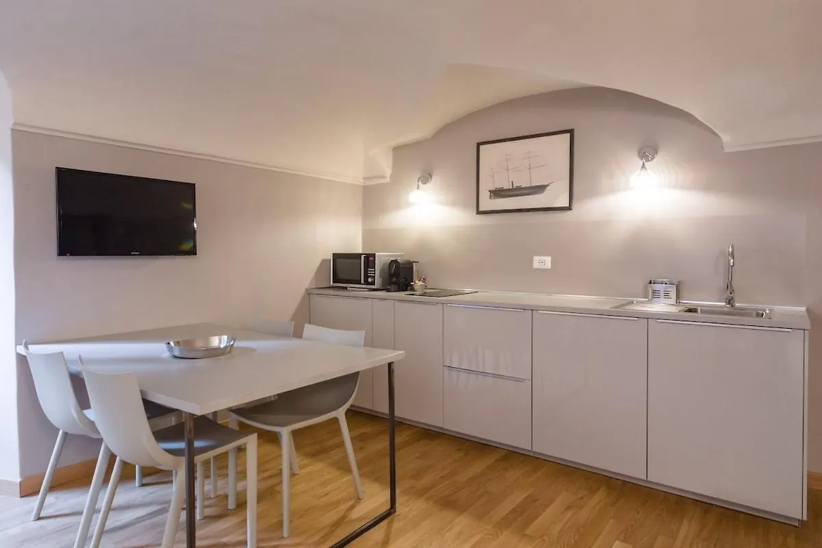 Canneto, Really Downtown 2 Genoa Apartment